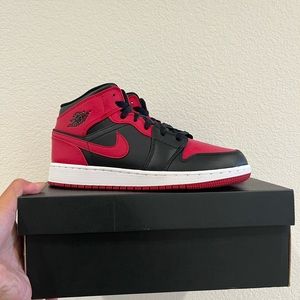 Air Jordan 1 mid gs banned toe sneaker 554725-074